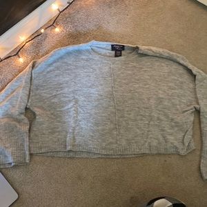 Hooked up cropped grey sweater